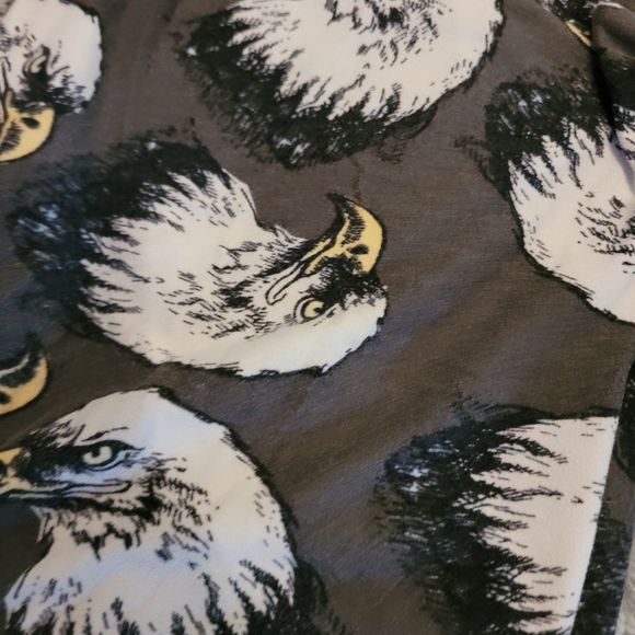 LULAROE TALL & CURVY LEGGINGS • EUC - Americana Eagle design - Picture 3 of 3